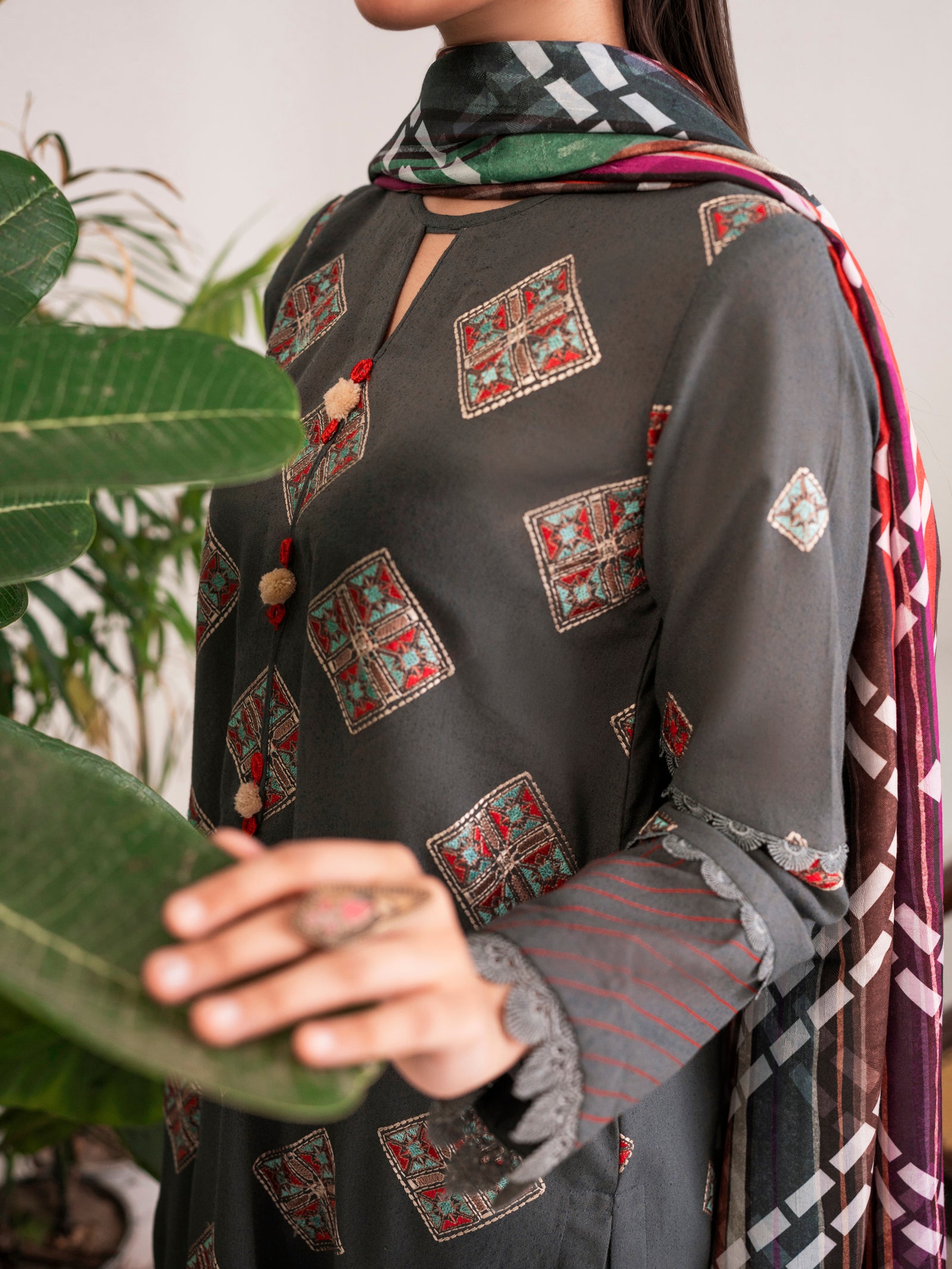 Lawn Karandi Embroidery