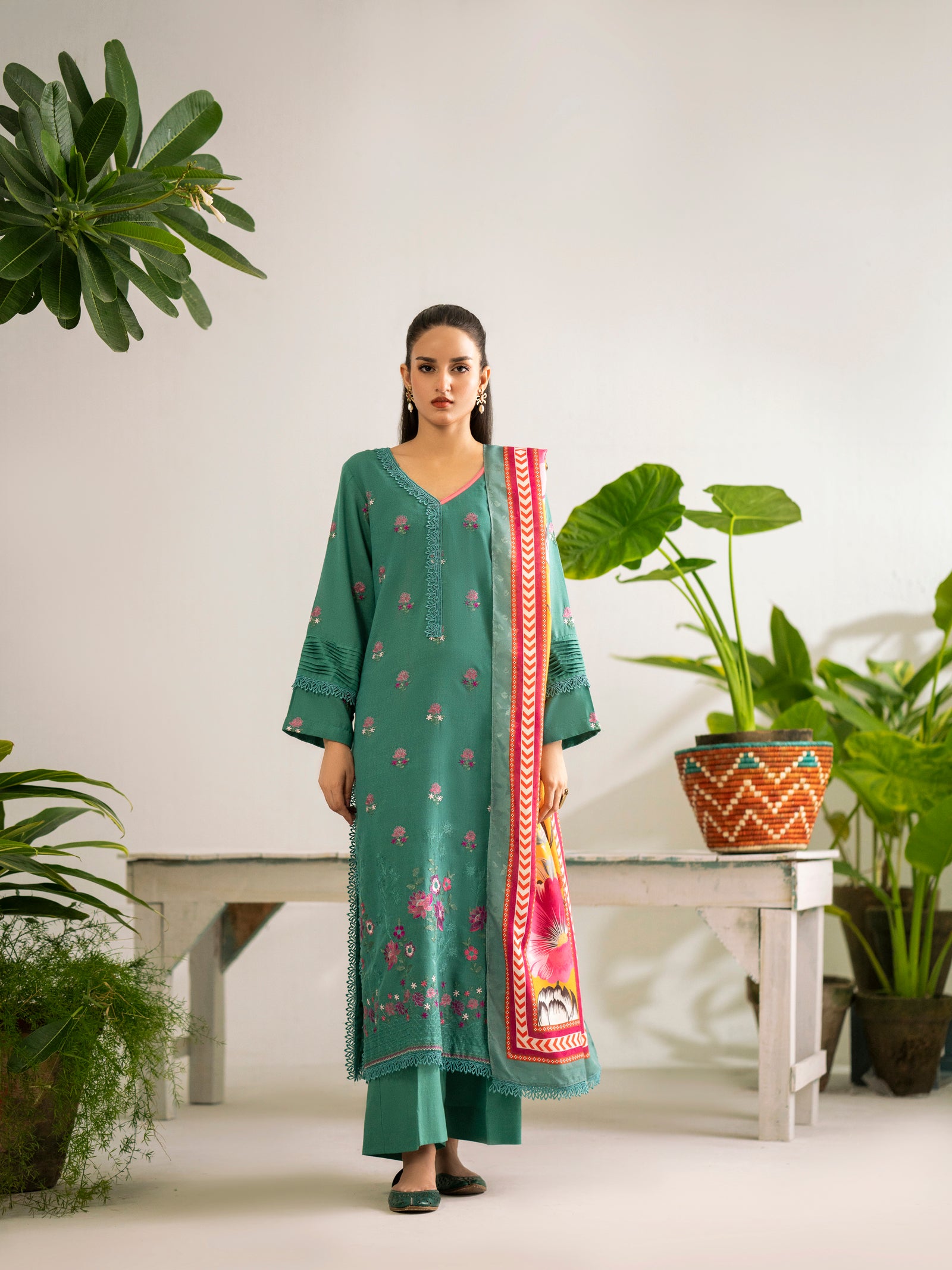 Lawn Karandi Embroidery