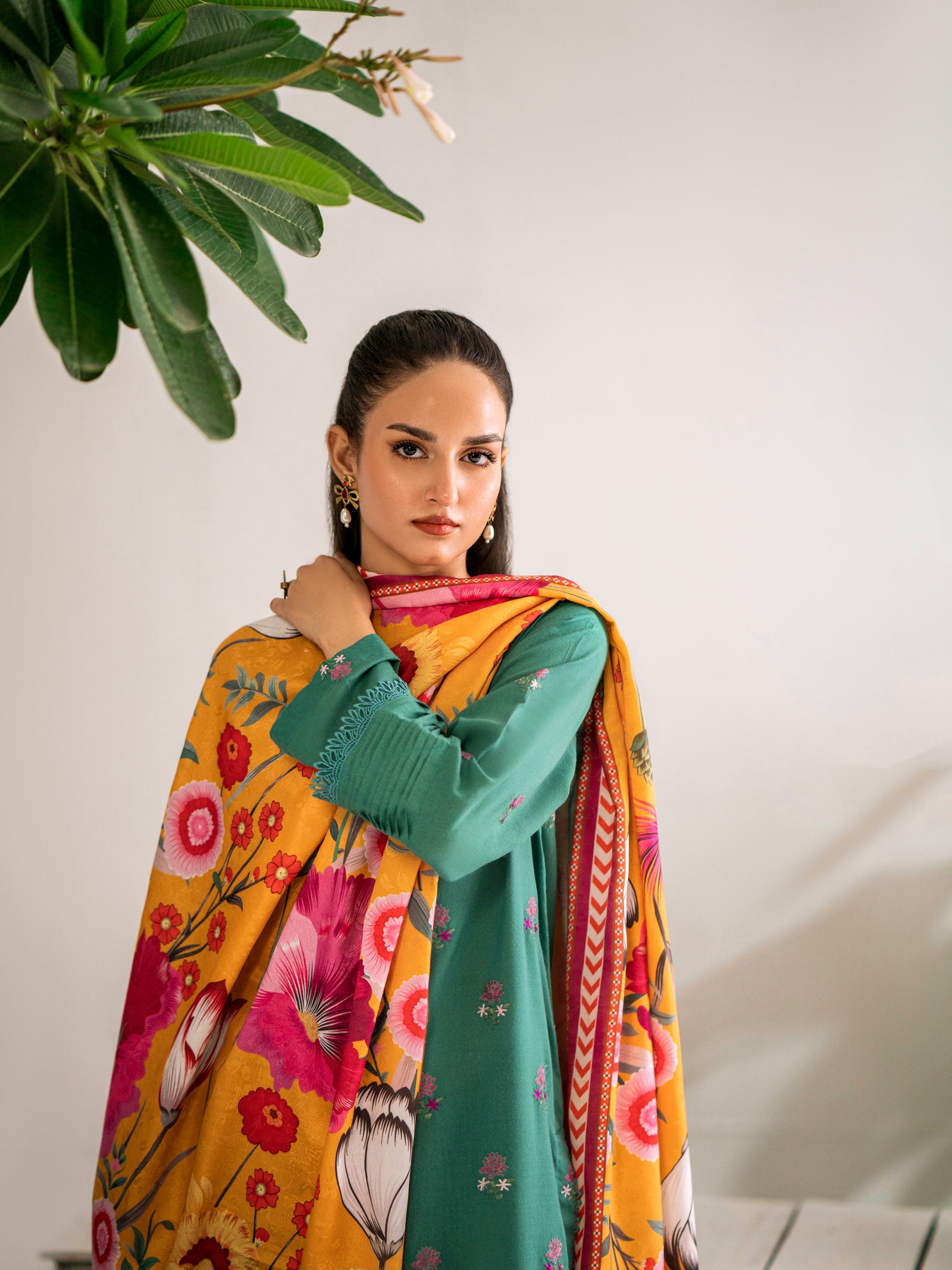 Lawn Karandi Embroidery