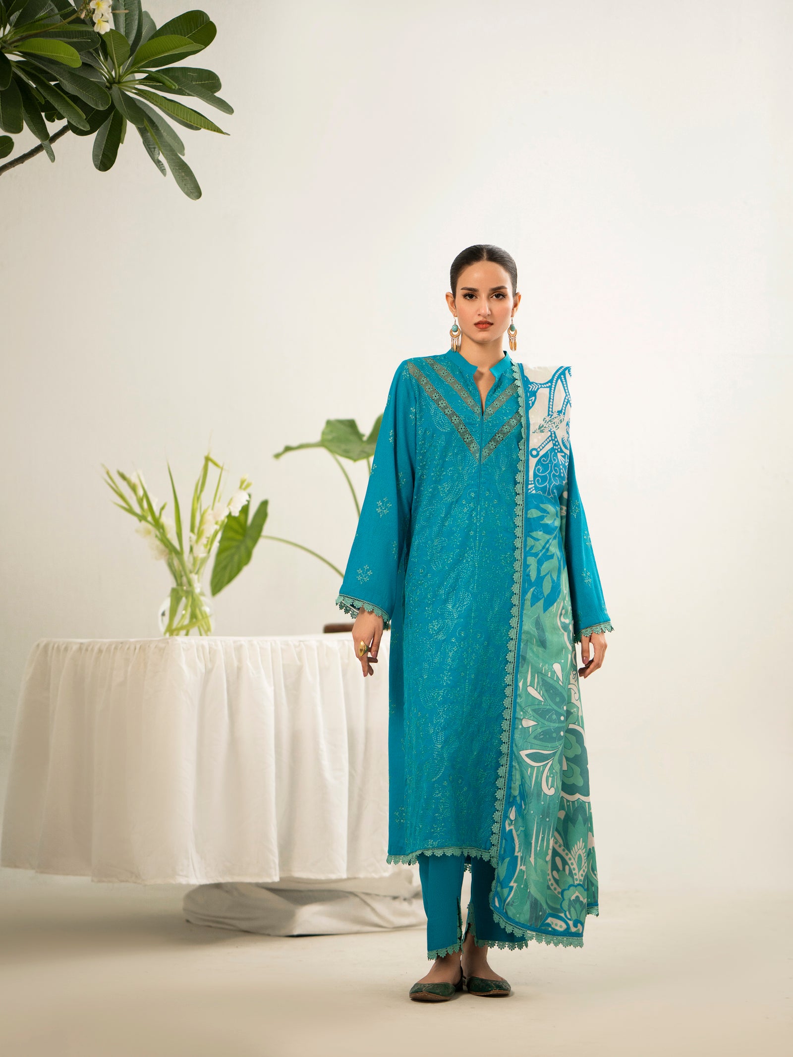 Lawn Karandi Embroidery