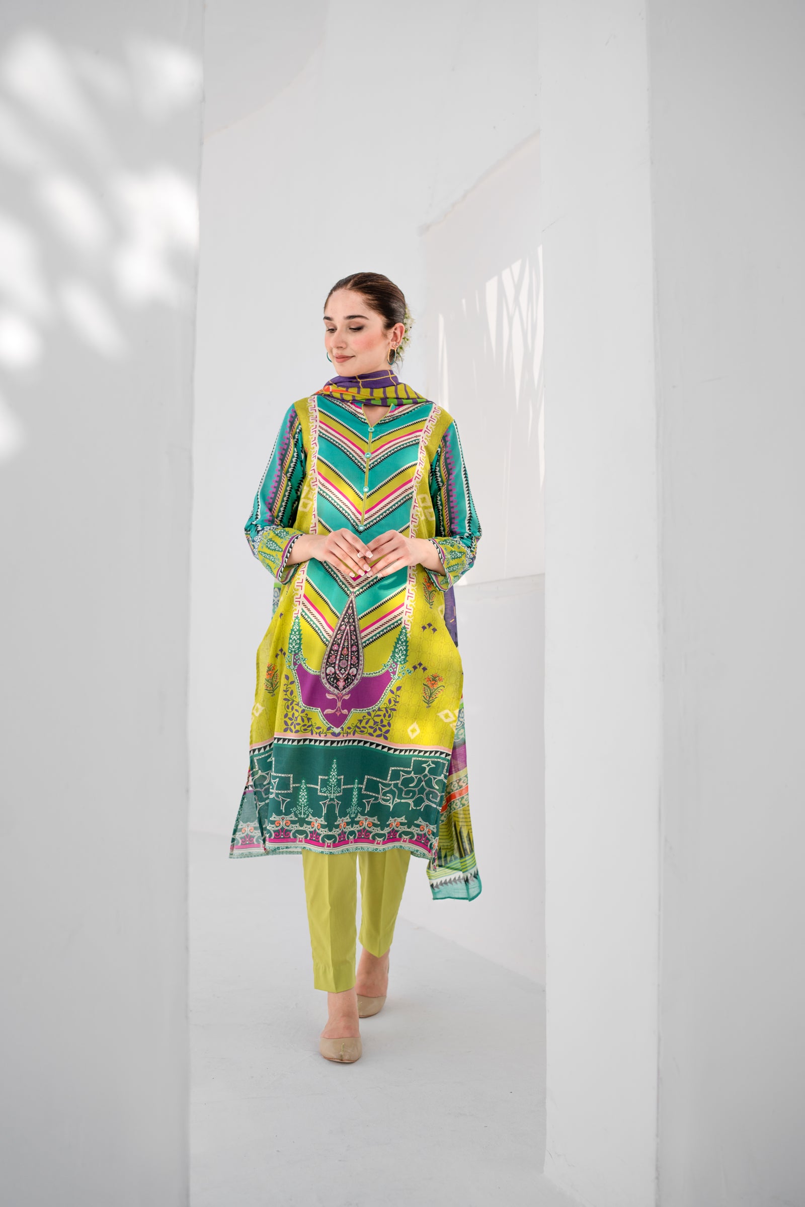 Superior Crinkle Lawn Slub Digital Print